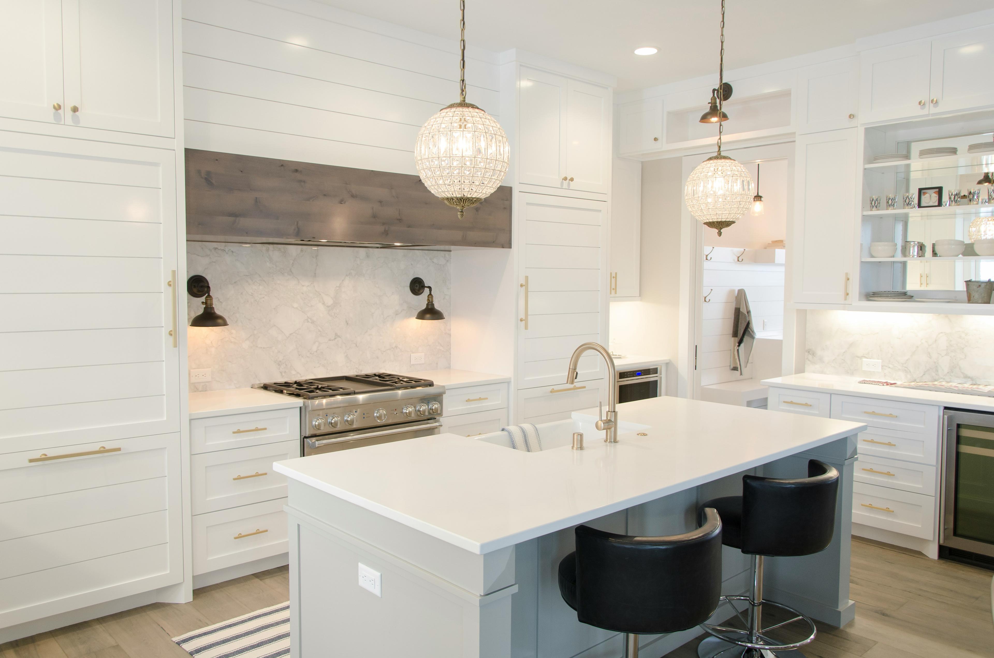 Spotless kitchen cabinetry and worktops cleaned from top to bottom